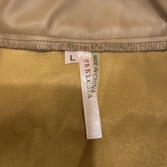 Faux Leather Mini Skirt - Picture 4 of 5